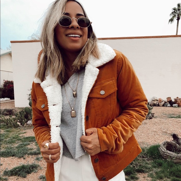 Forever 21 Jackets & Blazers - 🧡Forever21 Faux Shearling Velvet Jacket🧡